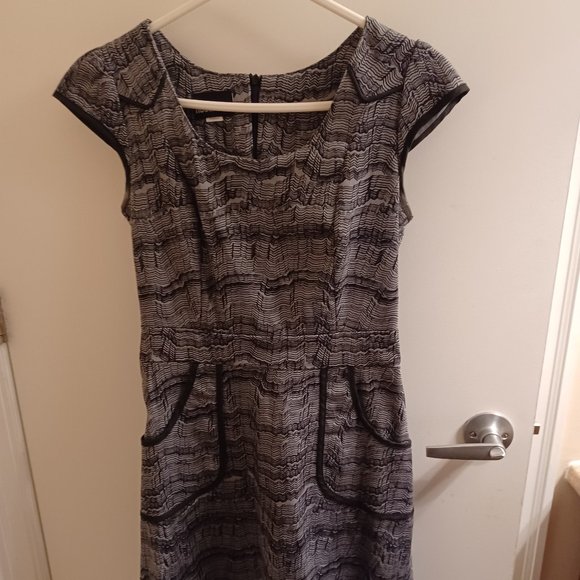 Fun stylish dress - Picture 1 of 1